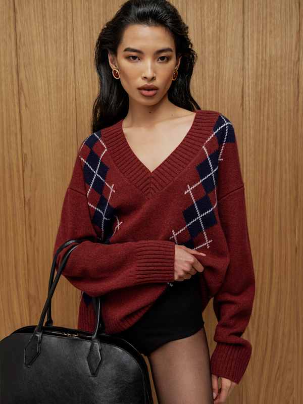 Jadey Cashmere Oversized V-neck Sweater - Chianti Multi Argyle